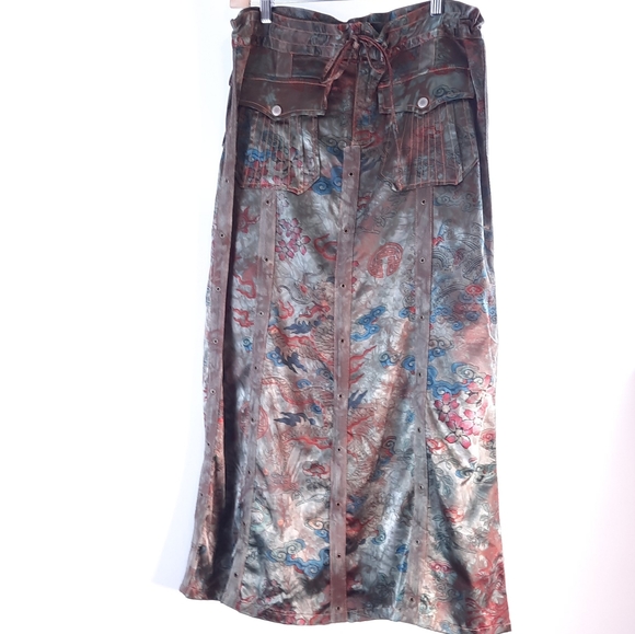 tokau Dresses & Skirts - Unique 30” waist elegant  satin designer party skirt